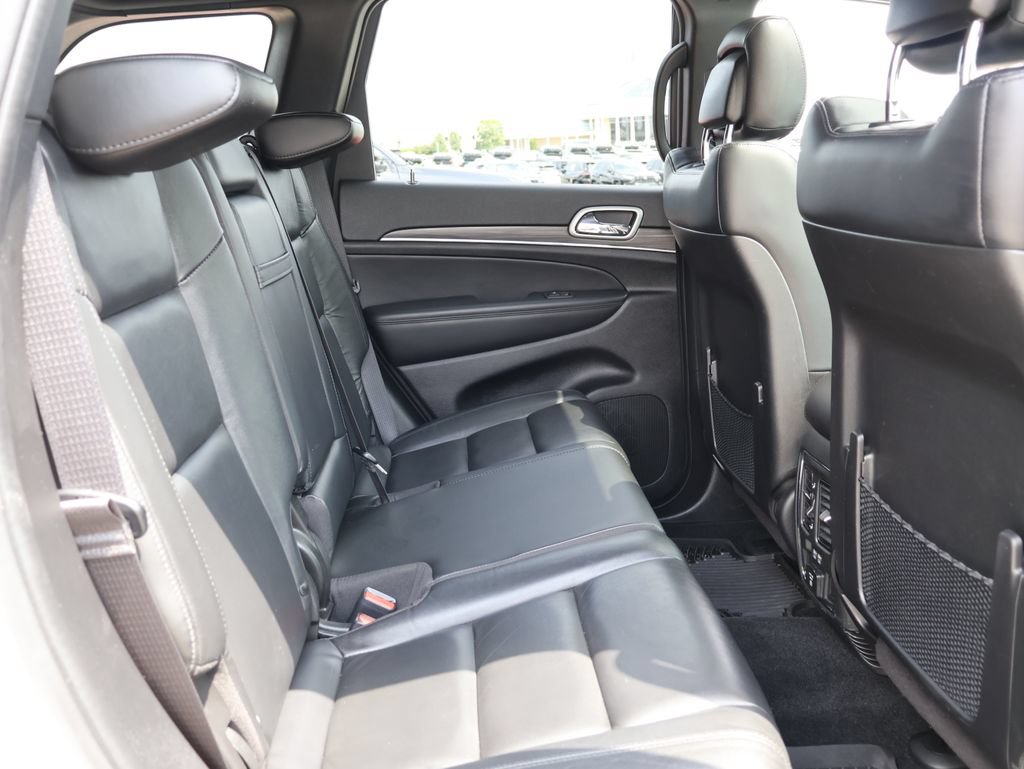Used 2022 Jeep Grand Cherokee Limited w/ Tech Group AWD/4WD image 11
