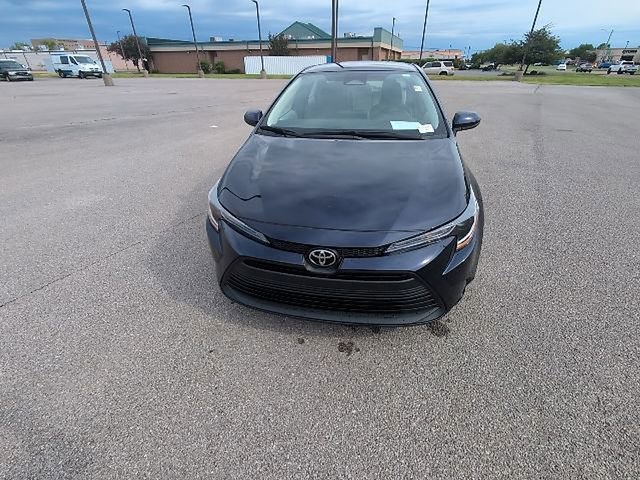 Used 2025 Toyota Corolla LE FWD image 15