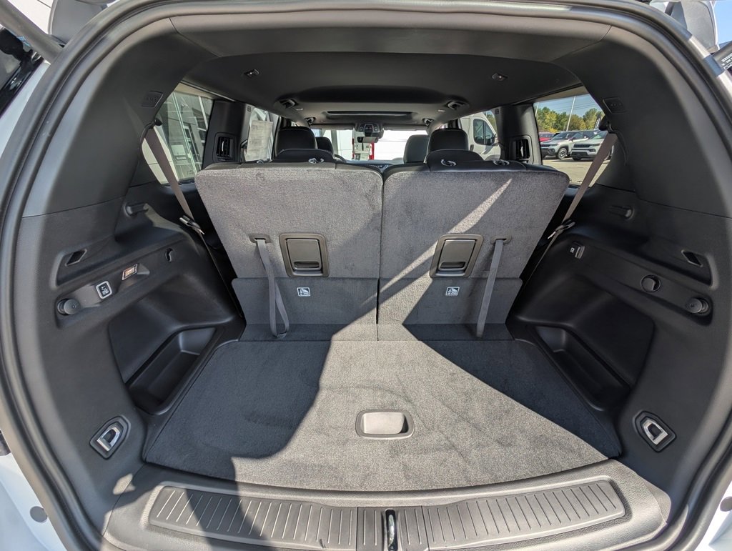 New 2025 Jeep Grand Cherokee L Altitude image 11