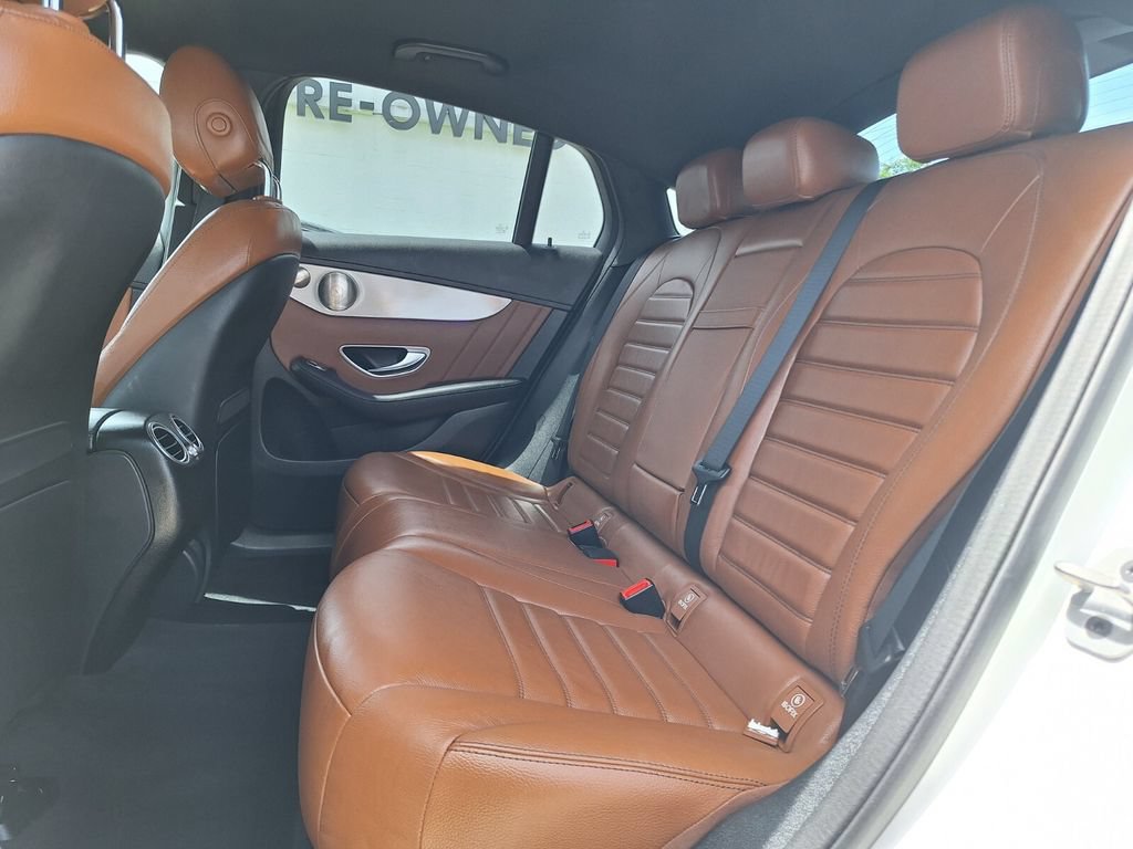 Used 2023 Mercedes-Benz GLC 300 4MATIC Coupe image 23