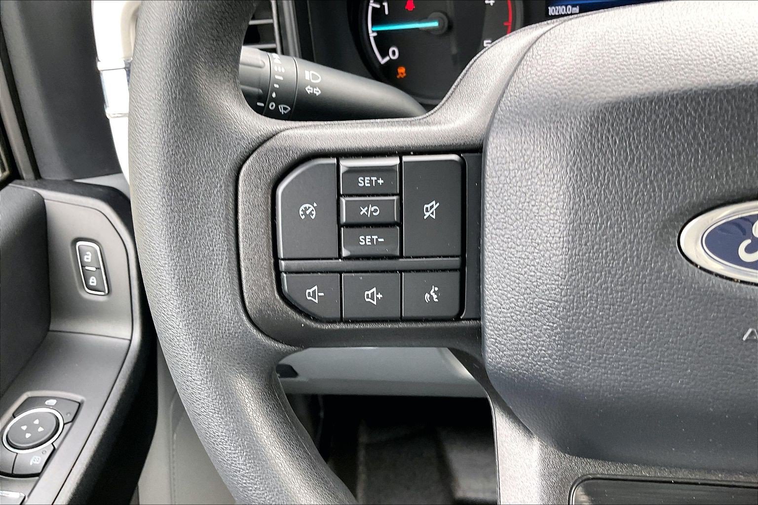 Used 2024 Ford F350 XL w/ 360-Degree Camera Package RWD image 16