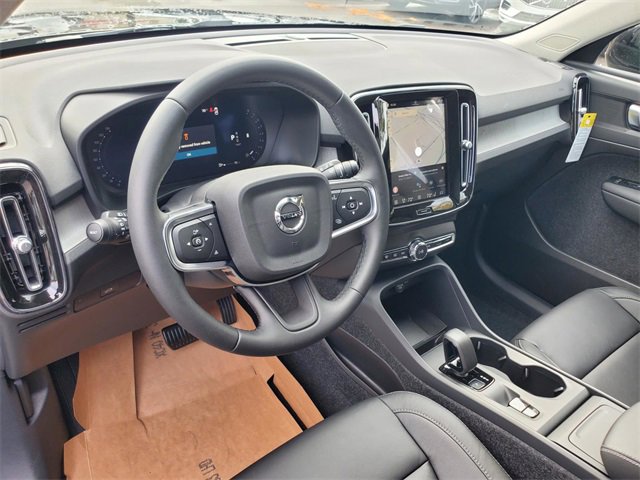 New 2026 Volvo XC40 B5 Core w/ Climate Package image 15
