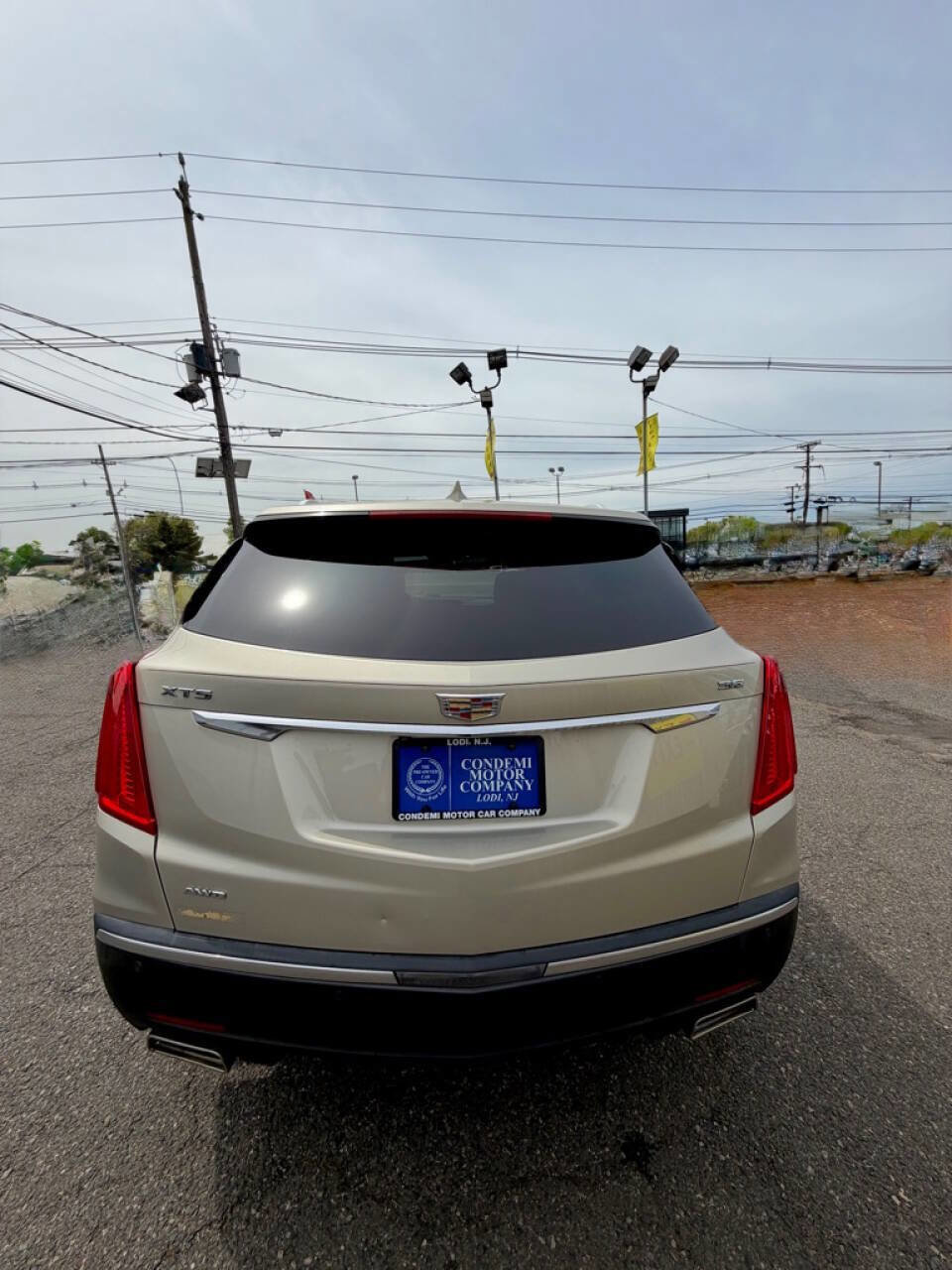 Used 2017 Cadillac XT5 Luxury w/ LPO, Wheel Lock Package AWD/4WD image 5
