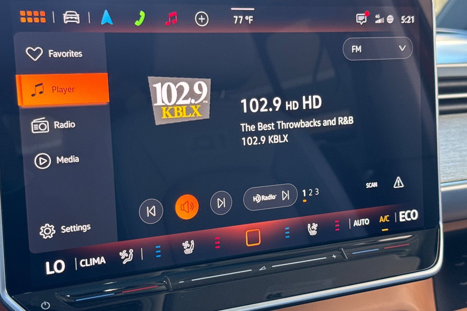 New 2025 Volkswagen ID. Buzz Pro S Plus RWD image 18