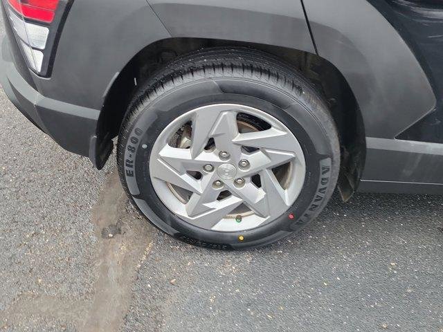 Used 2025 Hyundai Kona SE image 5