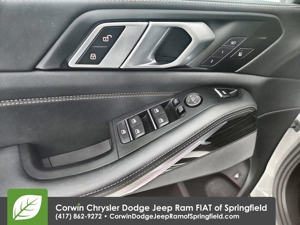 Used 2025 BMW X5 xDrive50e AWD/4WD image 20