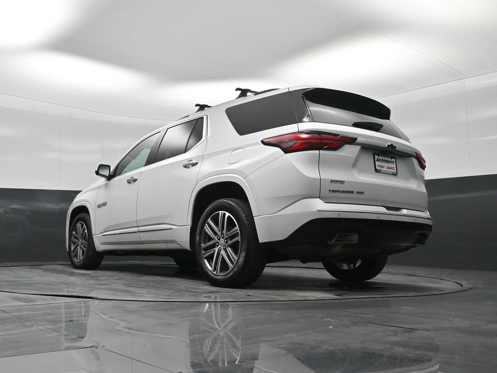 Used 2023 Chevrolet Traverse High Country image 31