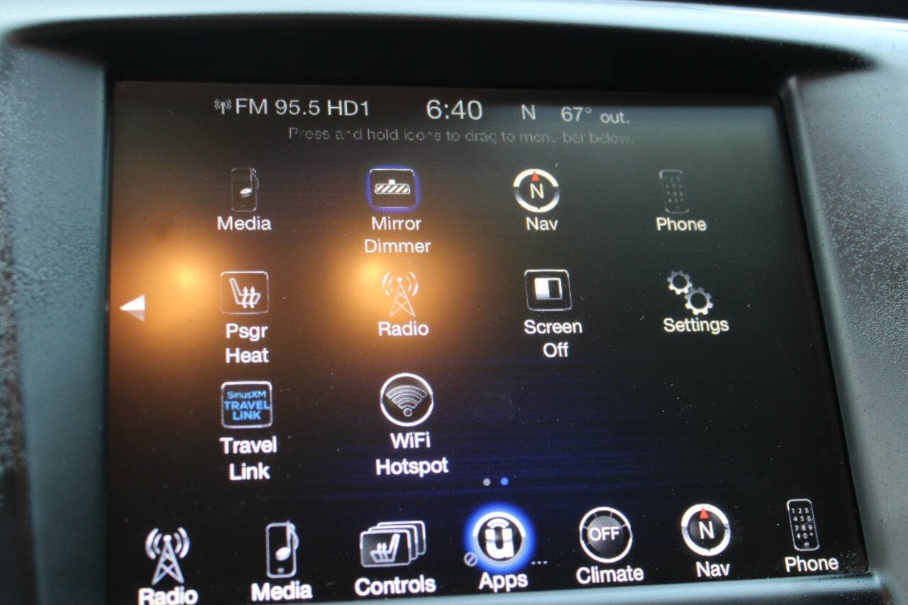 Used 2015 Chrysler 200 C w/ Navigation & Sound Group I image 33