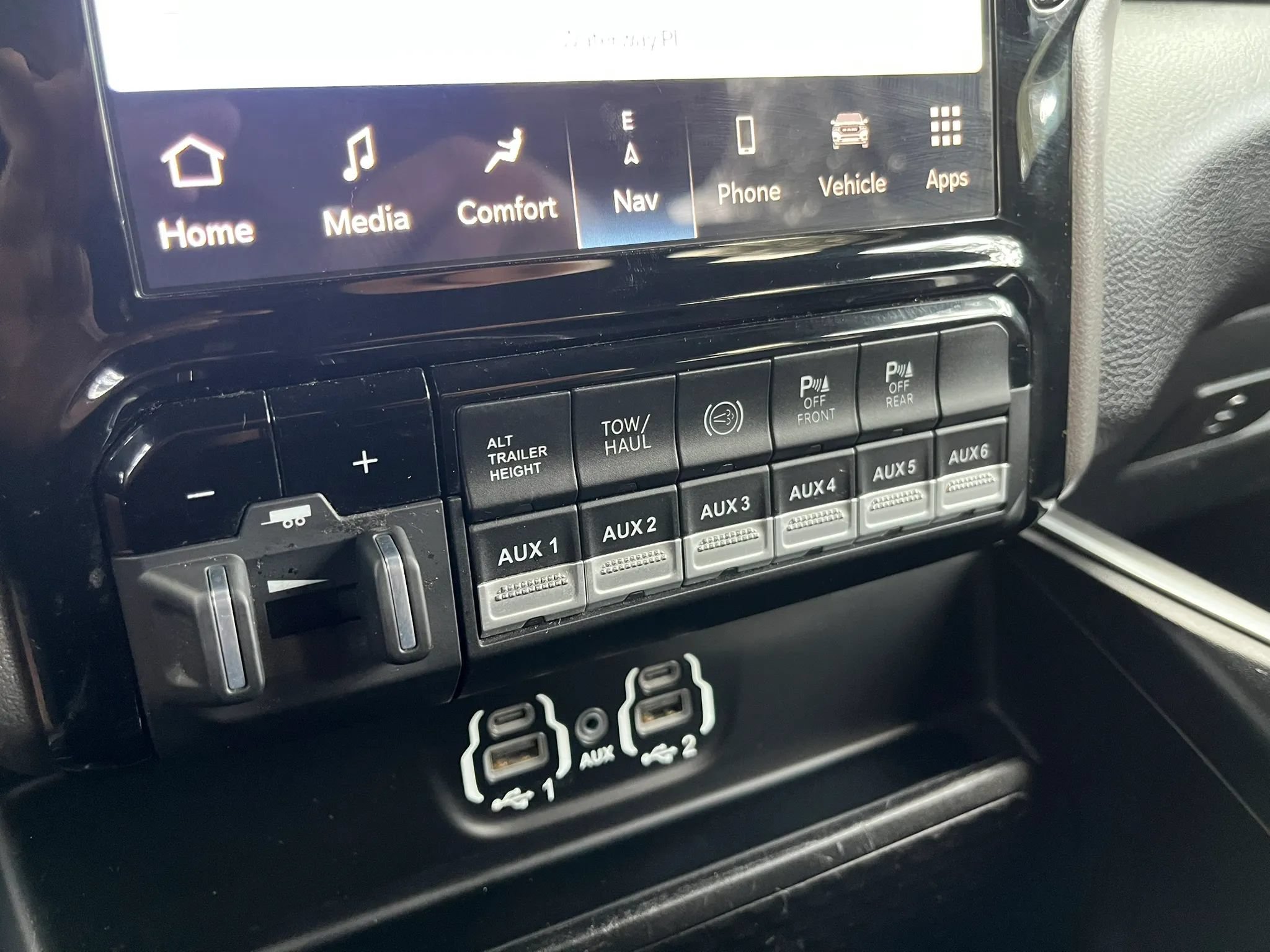 Used 2022 RAM 3500 Big Horn w/ Level C Equiment Group AWD/4WD image 16