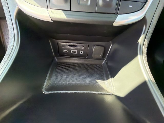 Used 2024 GMC Terrain SLT AWD/4WD image 28