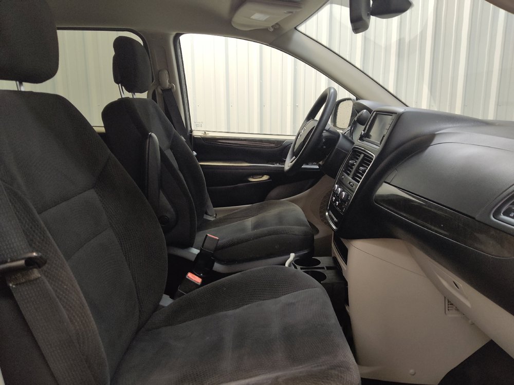 Used 2019 Dodge Grand Caravan SE FWD image 21