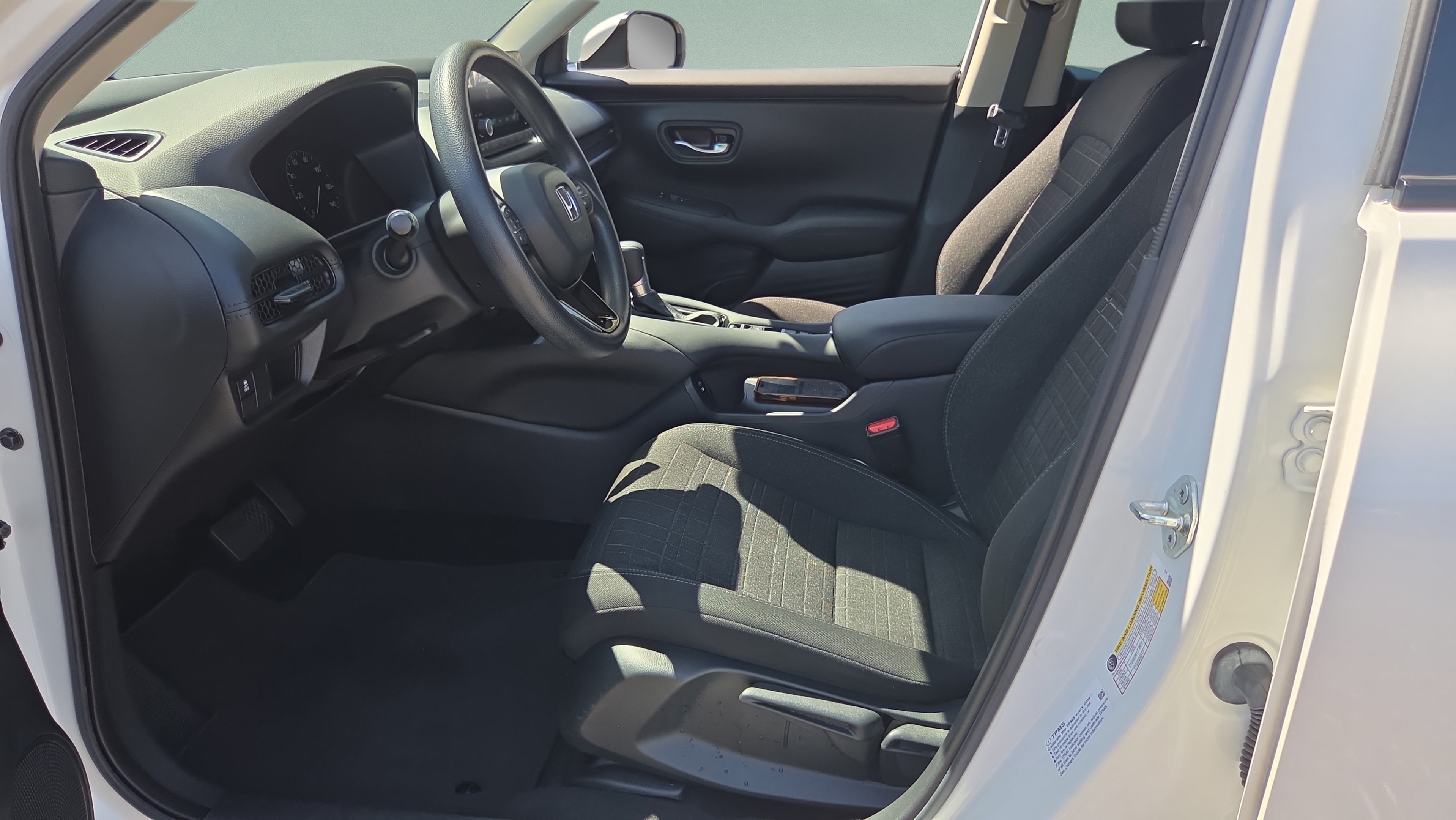 Certified 2024 Honda HR-V LX image 9