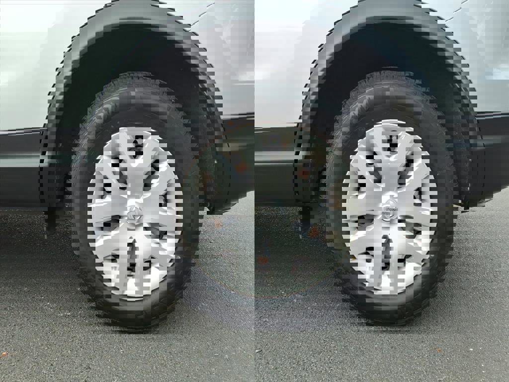 Used 2020 Nissan Rogue Sport S image 21