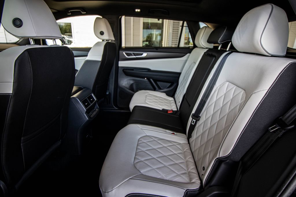 New 2026 Volkswagen Atlas Cross Sport SEL Premium R-Line AWD/4WD image 30