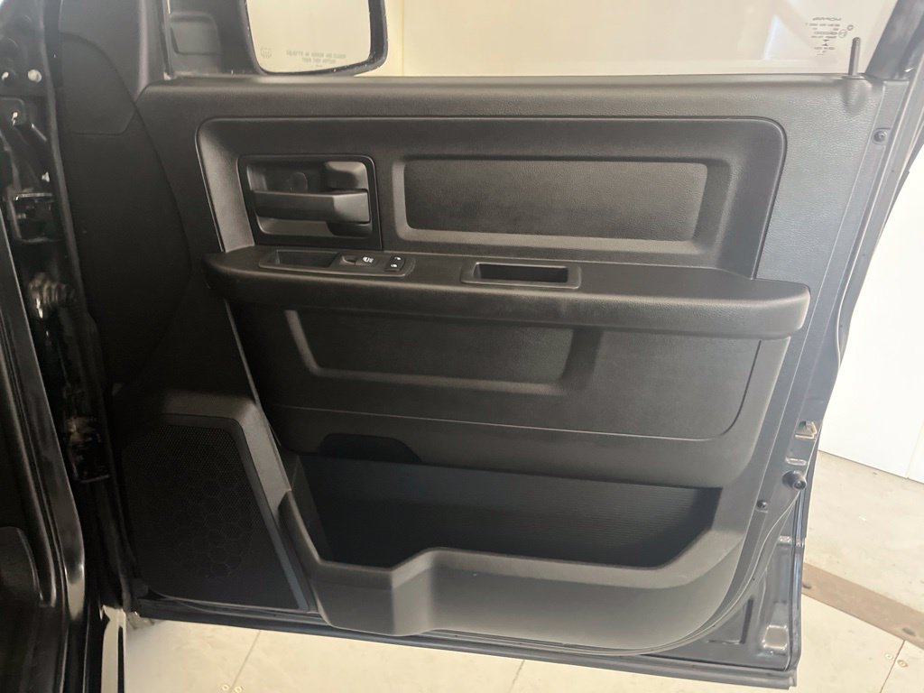 Used 2019 RAM 1500 ST w/ SXT Plus Group AWD/4WD image 29