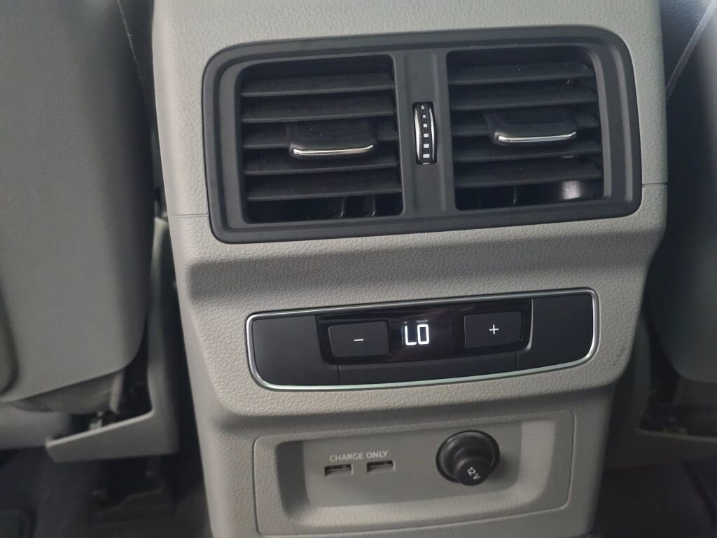 Certified 2025 Audi Q5 2.0T Premium Plus image 19