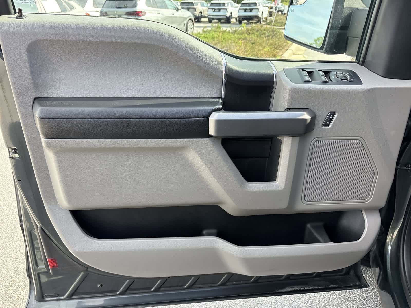 Used 2015 Ford F150 XLT w/ Equipment Group 301A Mid RWD image 20