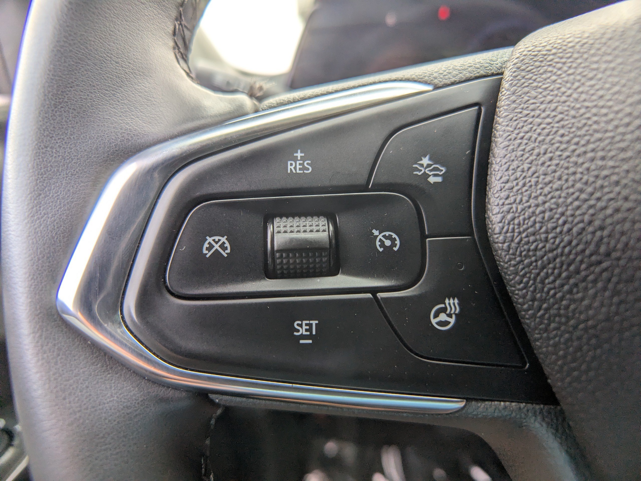Used 2025 Chevrolet Trax LT w/ LT Convenience Package FWD image 23