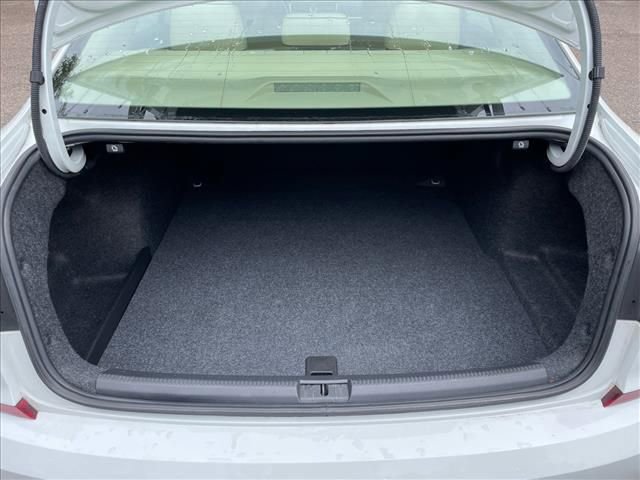 Used 2017 Volkswagen Passat 1.8T SE FWD image 10