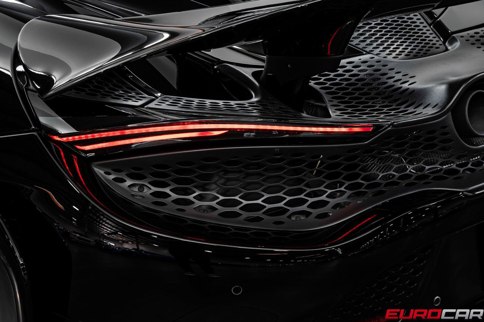 Used 2022 McLaren 765LT RWD image 23
