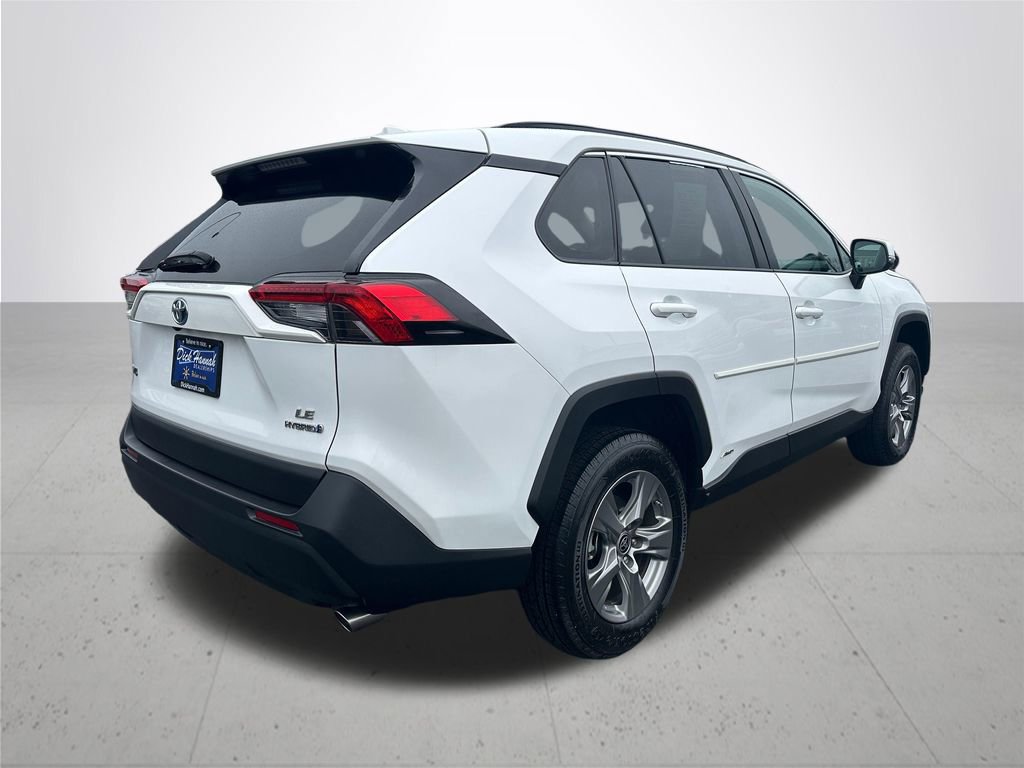Certified 2024 Toyota RAV4 LE AWD/4WD image 8