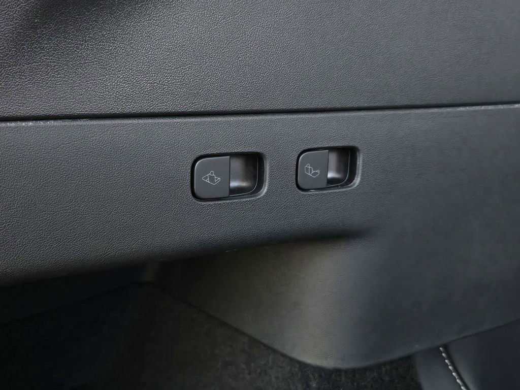 Used 2023 Tesla Model Y Long Range image 24