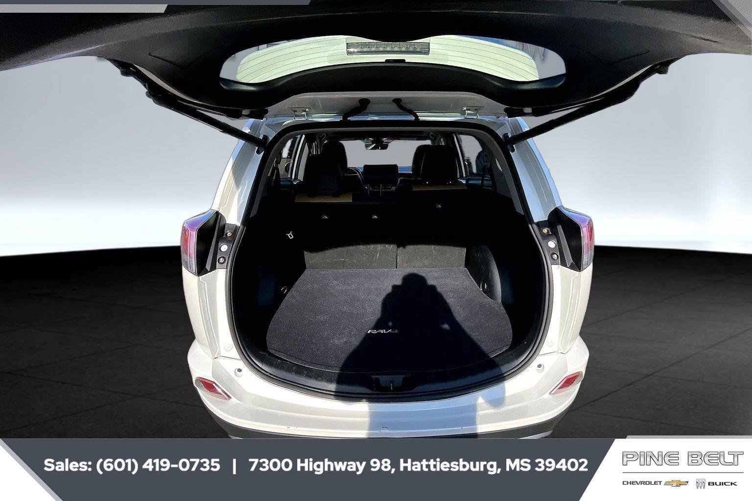 Used 2018 Toyota RAV4 Limited FWD image 21