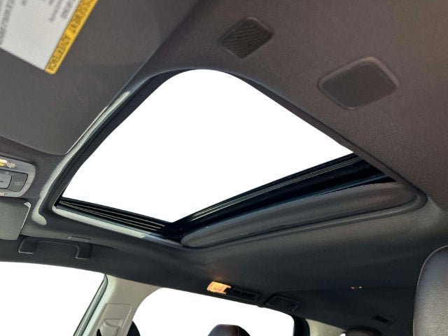 Used 2023 Toyota Sienna Platinum AWD/4WD image 33