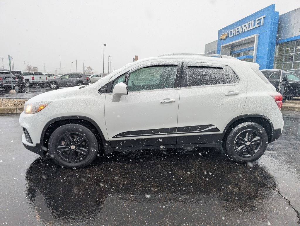 Used 2018 Chevrolet Trax LT w/ LT Convenience Package image 4