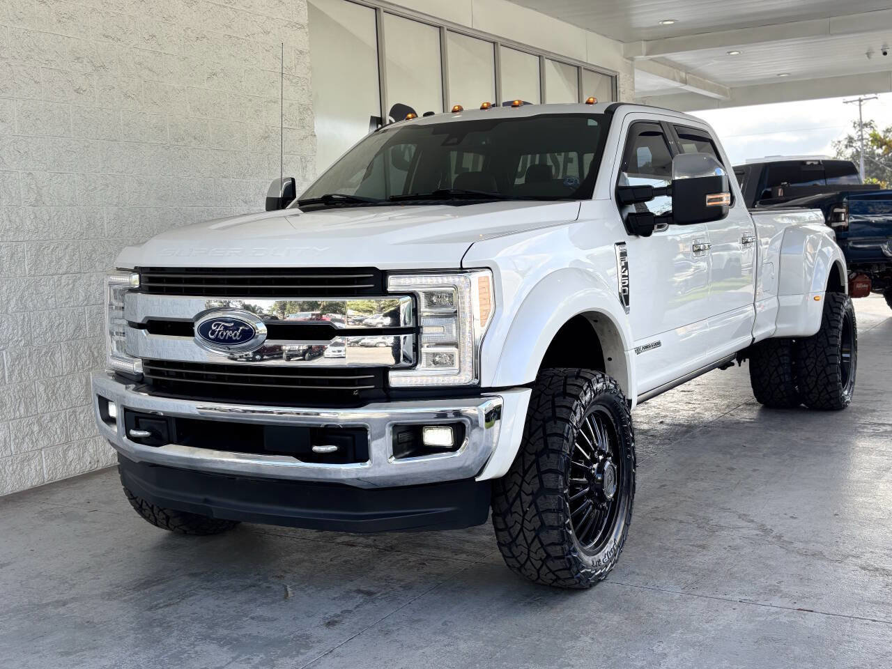 Used 2018 Ford F450 King Ranch w/ King Ranch Ultimate Package AWD/4WD image 3