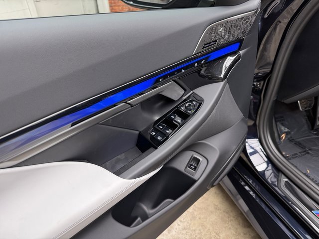 Used 2026 BMW M5 image 11