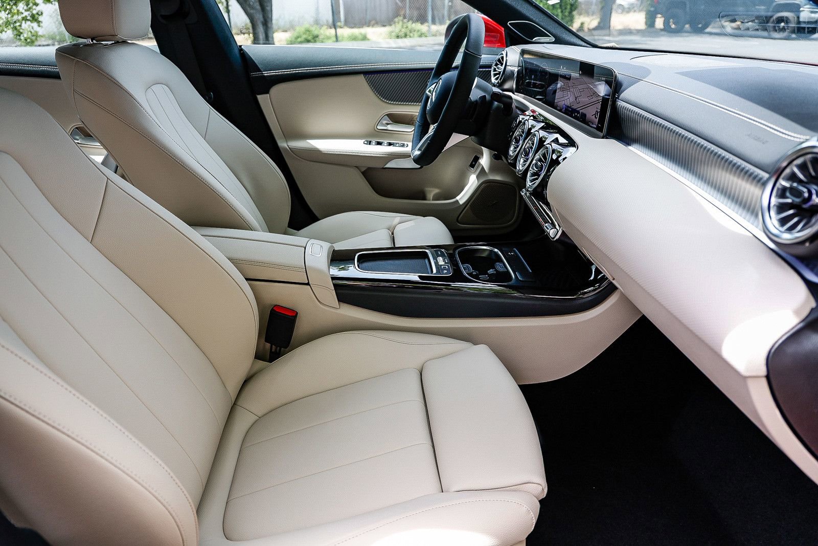 New 2025 Mercedes-Benz CLA 250 4MATIC image 17