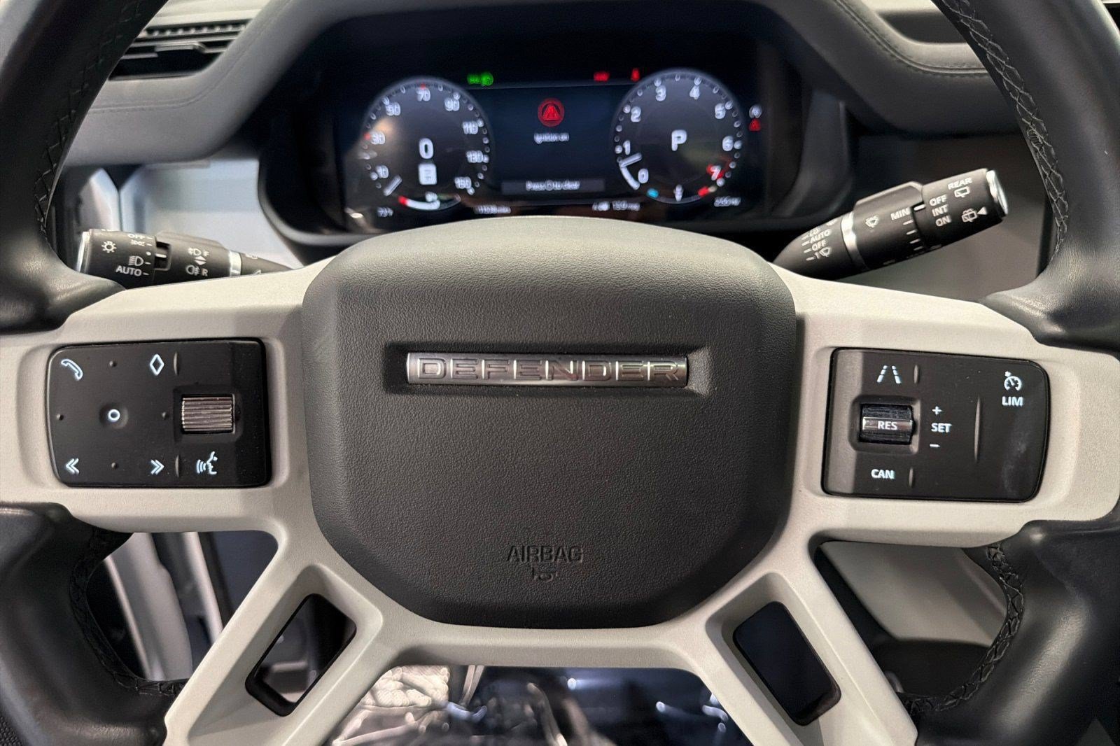 Used 2023 Land Rover Defender 110 X-Dynamic SE AWD/4WD image 11