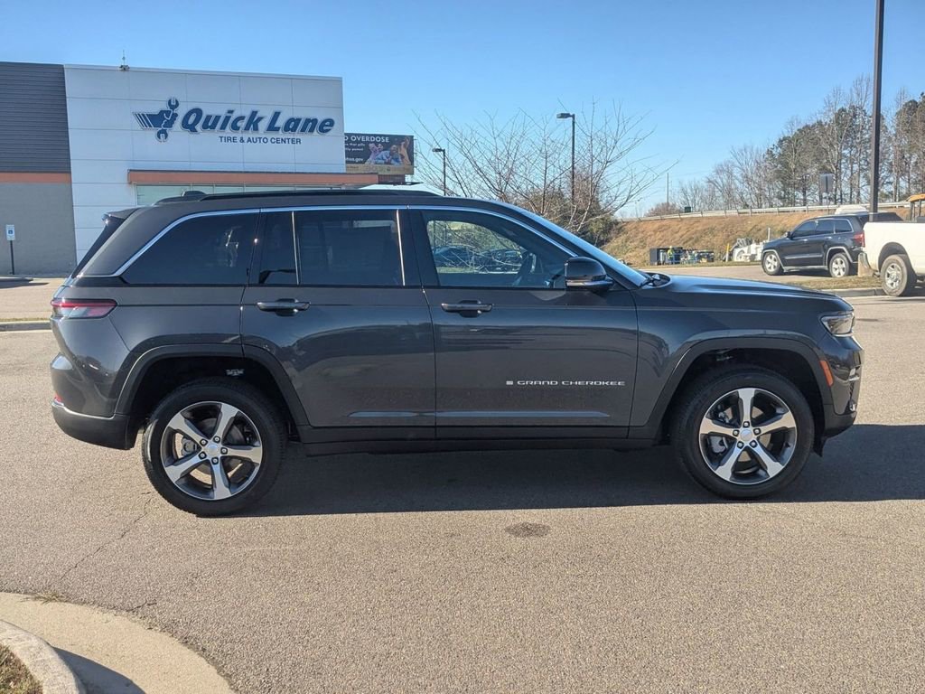 New 2025 Jeep Grand Cherokee Limited image 6