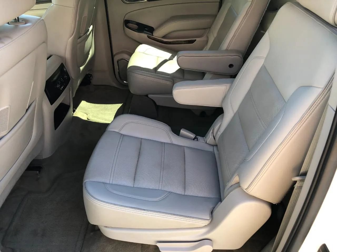 Used 2015 GMC Yukon XL Denali w/ Touring Package AWD/4WD image 37