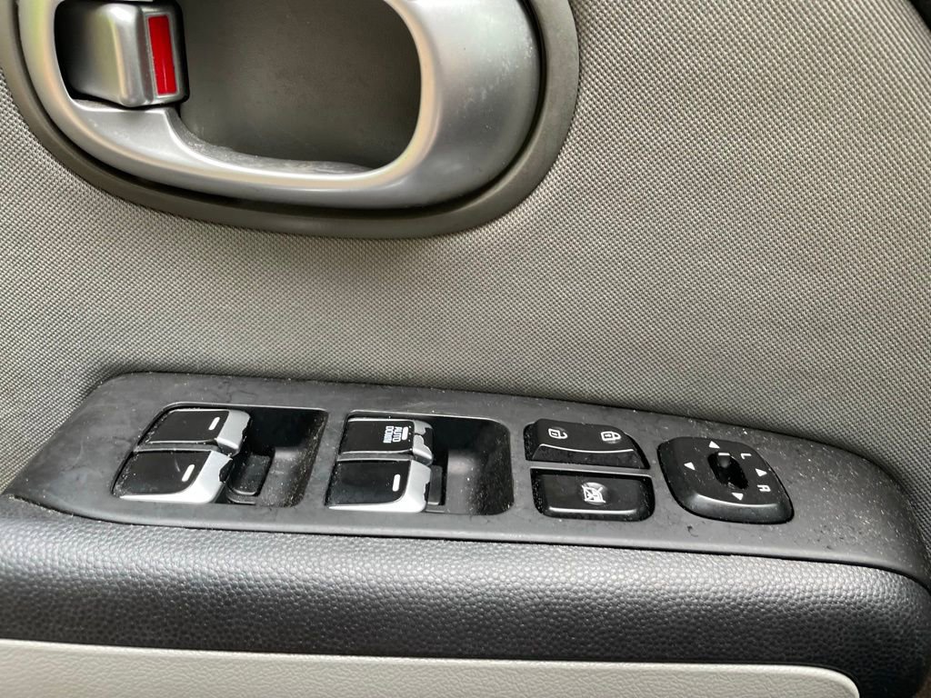 Used 2017 Kia Soul FWD image 9