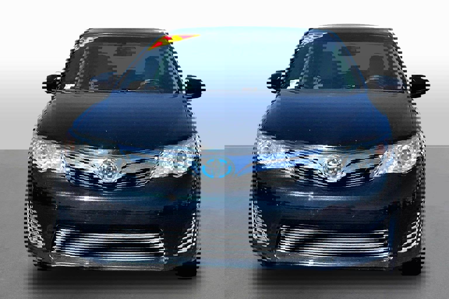 Used 2014 Toyota Camry LE image 3