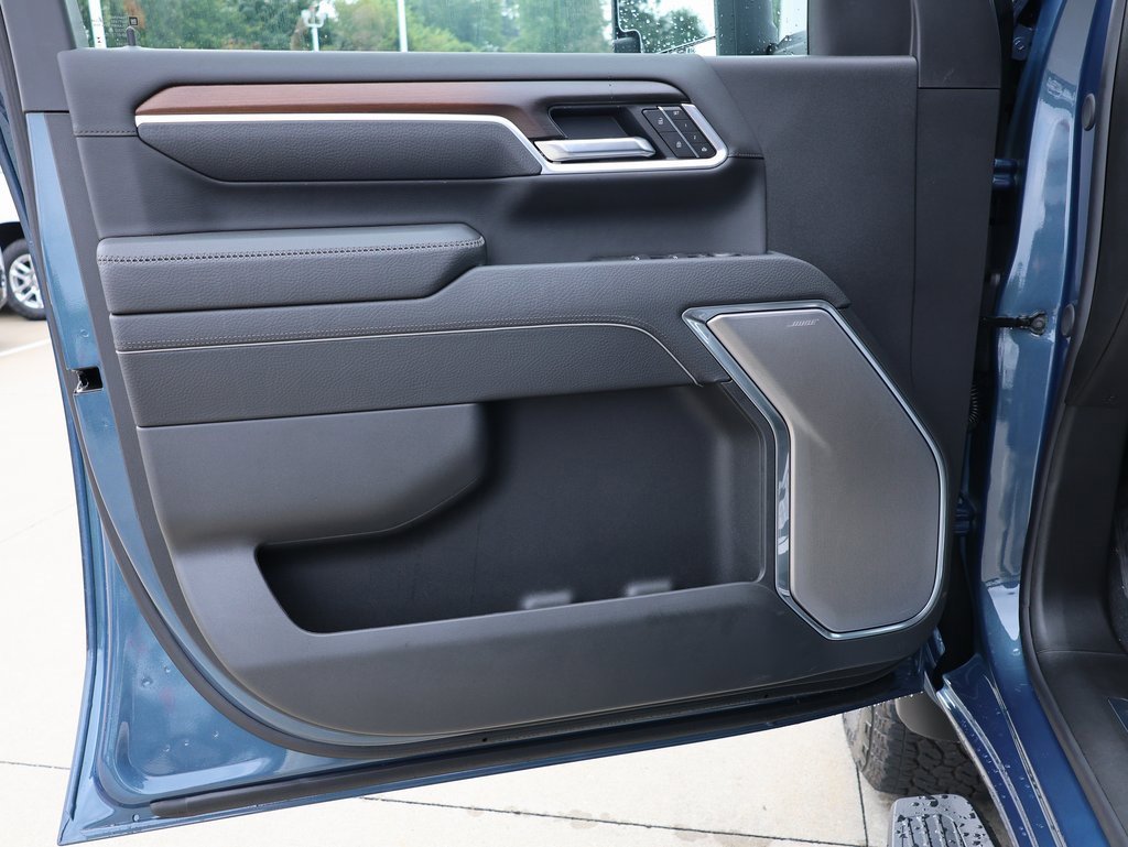 New 2025 GMC Sierra 2500 Denali w/ Denali Reserve Package image 11