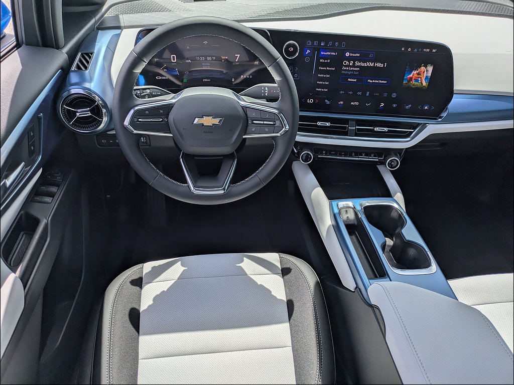 New 2026 Chevrolet Equinox EV LT AWD/4WD image 16
