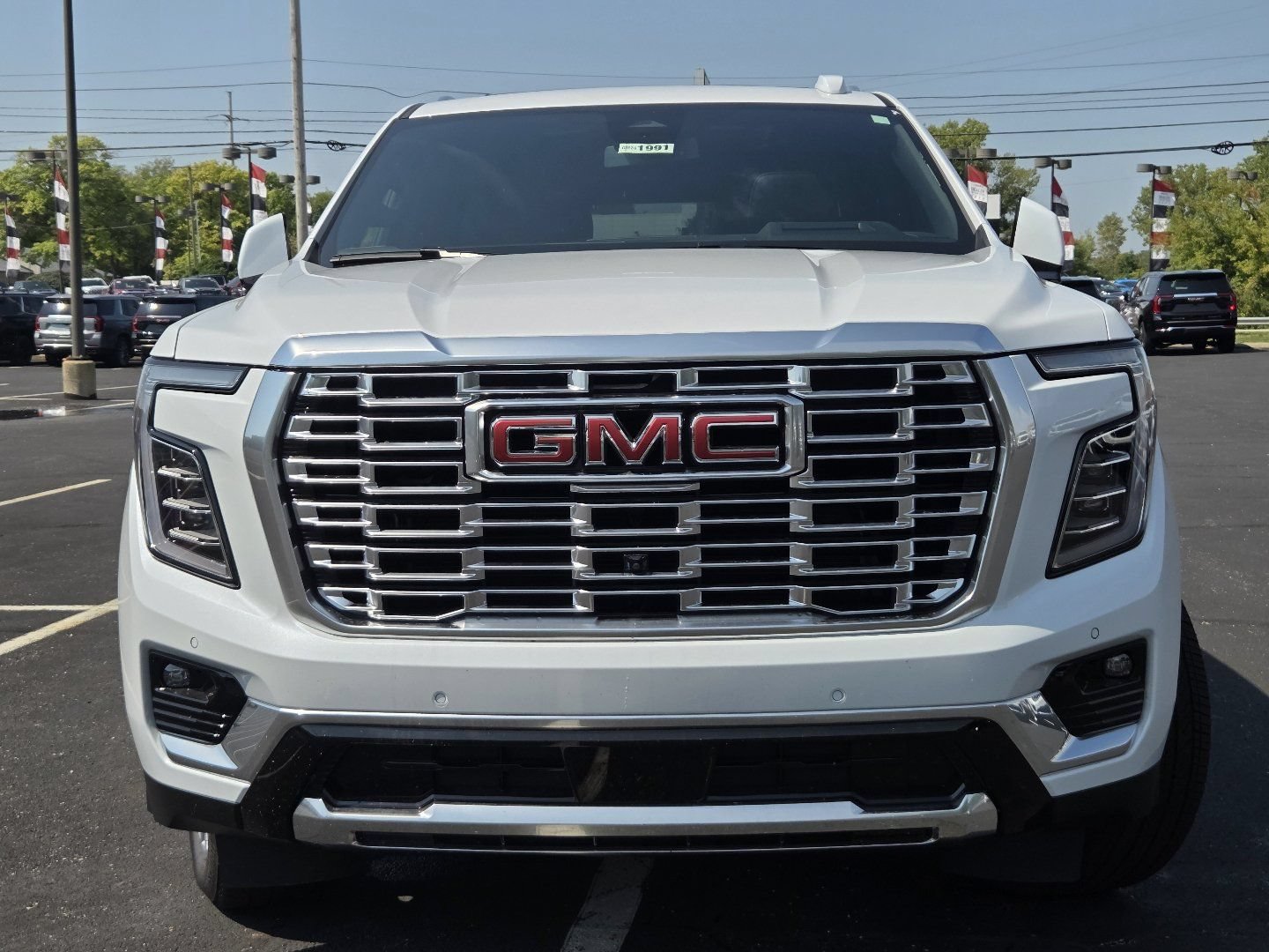 New 2026 GMC Yukon Denali w/ Sun & Power Step Package AWD/4WD image 15
