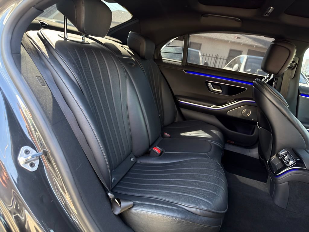 Used 2022 Mercedes-Benz S 500 4MATIC w/ AMG Line Package image 30