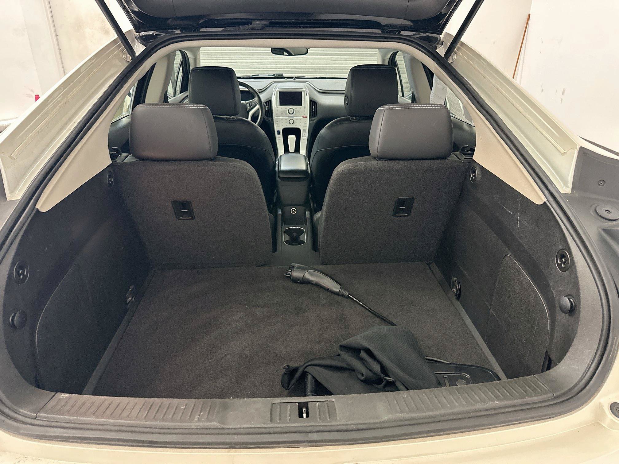 Used 2012 Chevrolet Volt Premium w/ Premium Trim Package FWD image 30