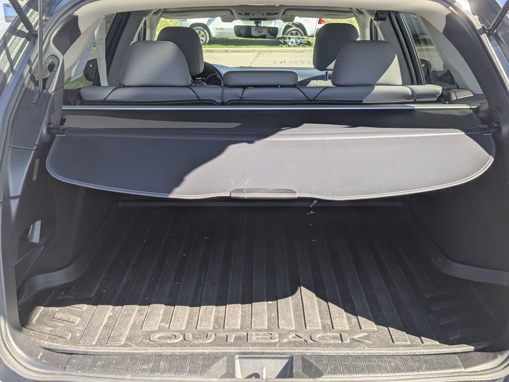 Used 2018 Subaru Outback 3.6R Limited image 28