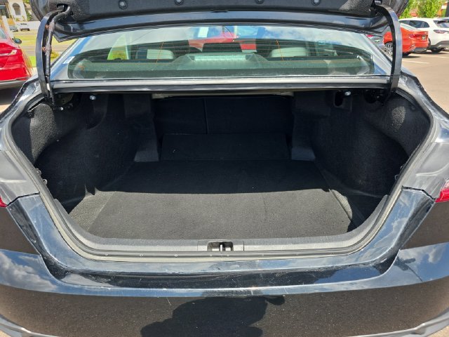 Used 2025 Toyota Camry SE FWD image 13