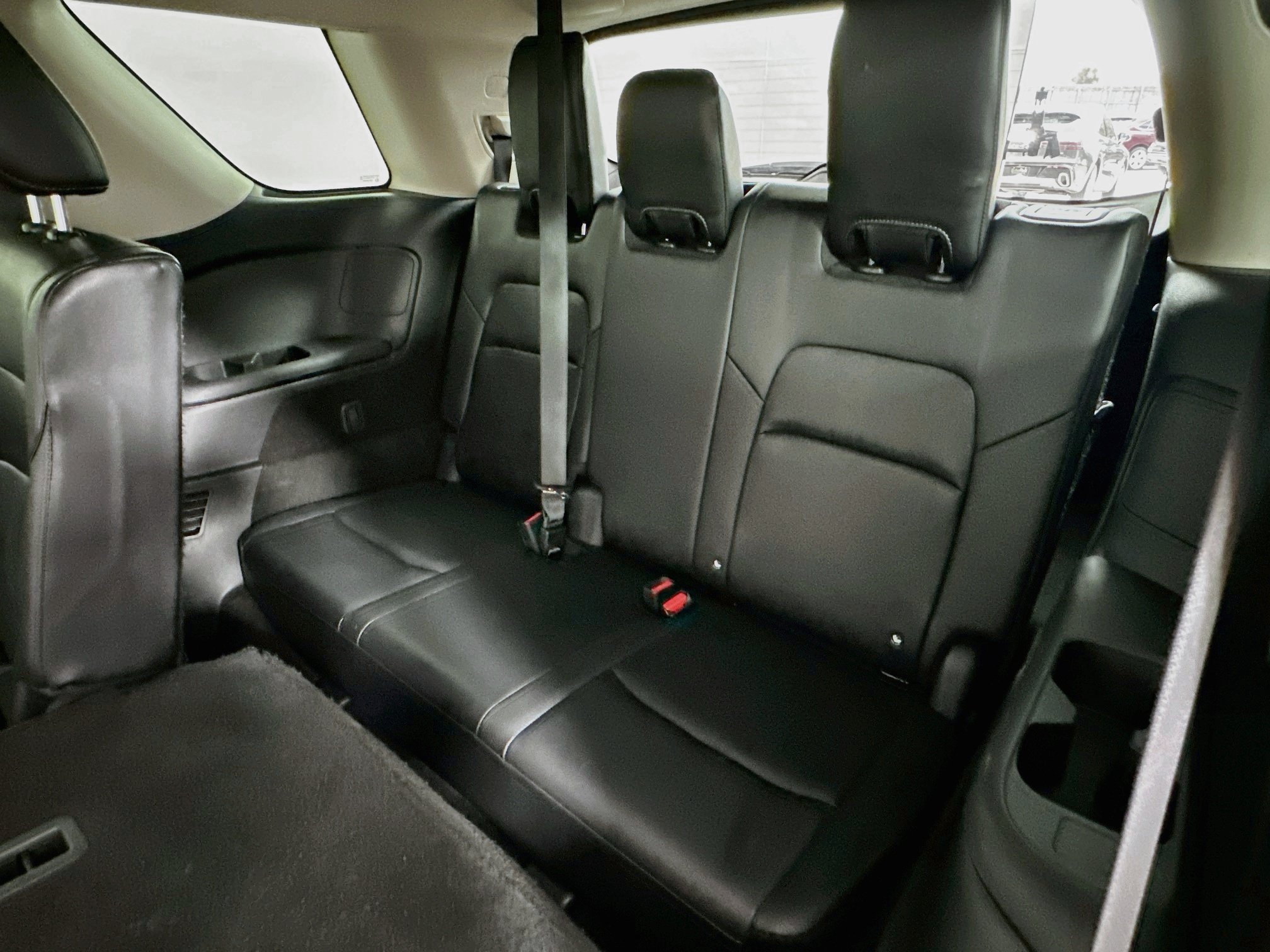 Used 2023 Nissan Pathfinder SL w/ Black Appearance Package FWD image 29