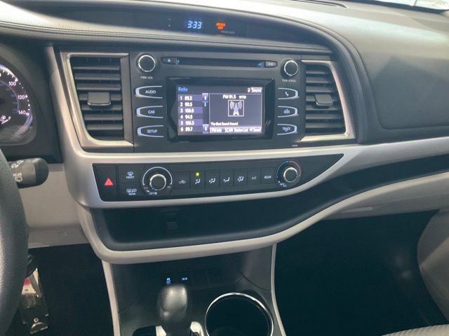 Used 2014 Toyota Highlander LE FWD image 12