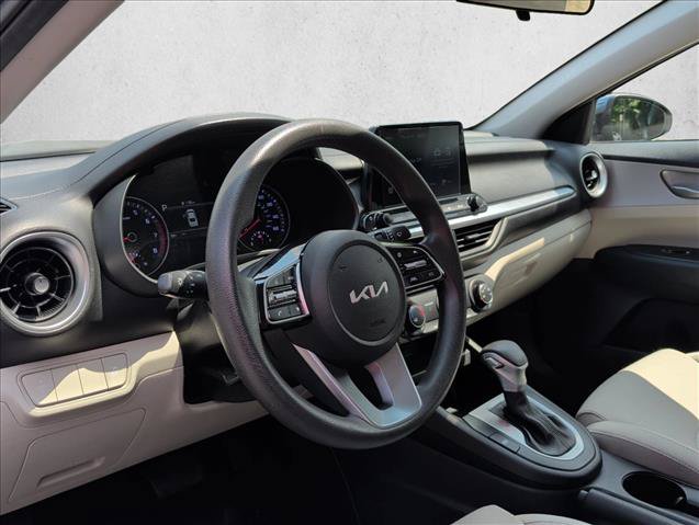 Used 2022 Kia Forte LXS FWD image 9