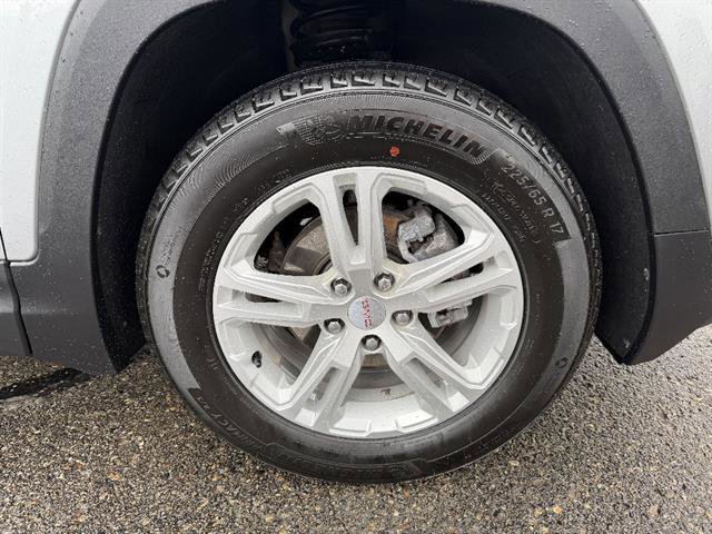 Used 2023 GMC Terrain SLE FWD image 7