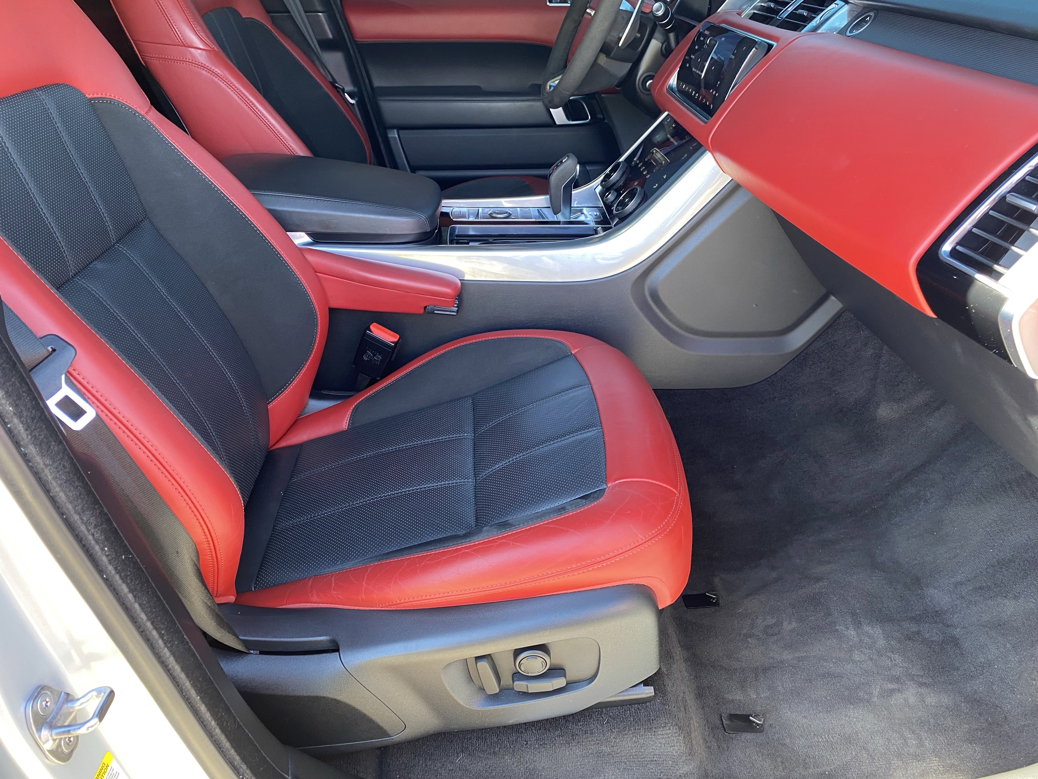 Used 2021 Land Rover Range Rover Sport HST image 11