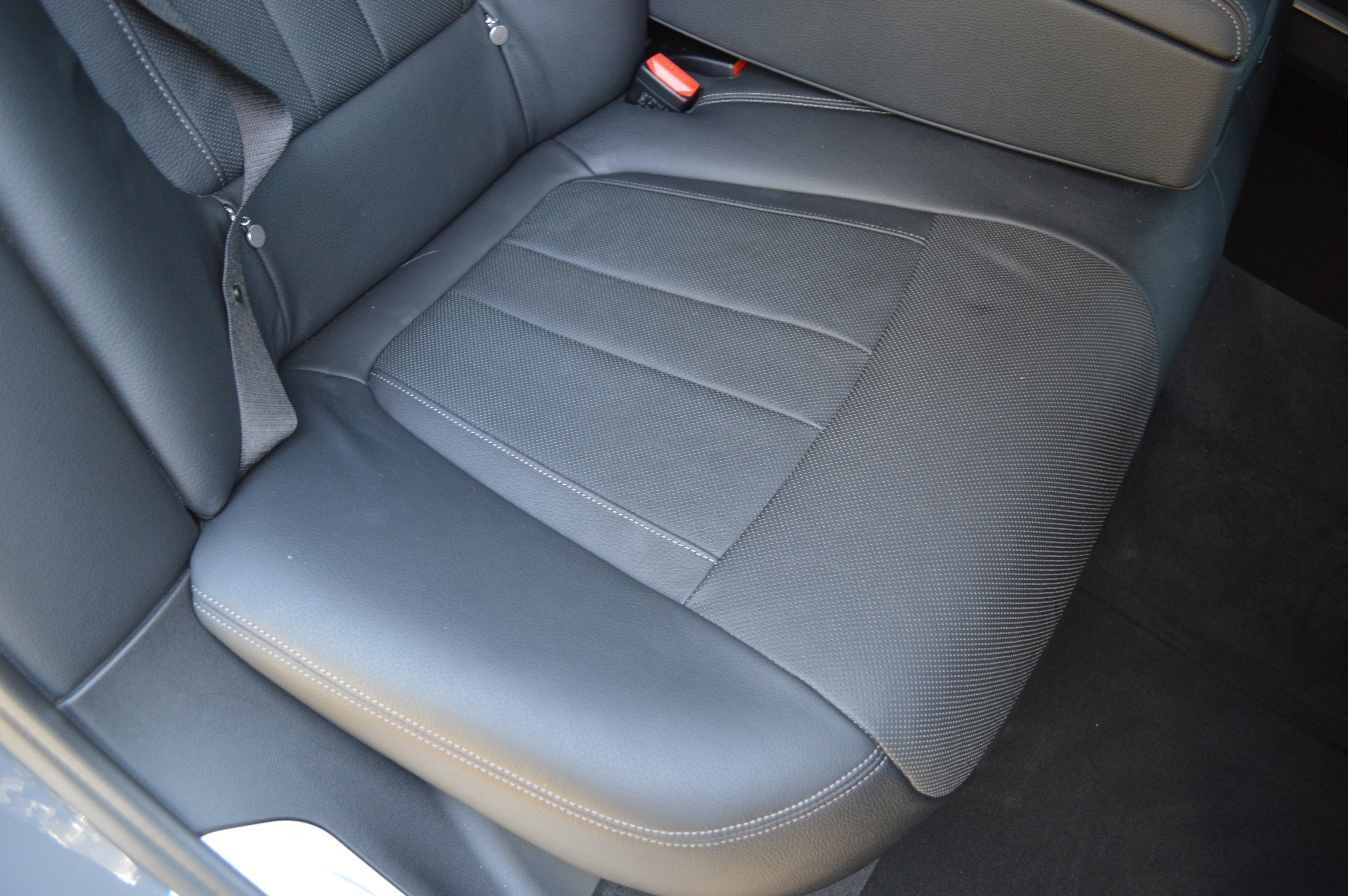 Used 2022 BMW 740i w/ M Sport Package image 32
